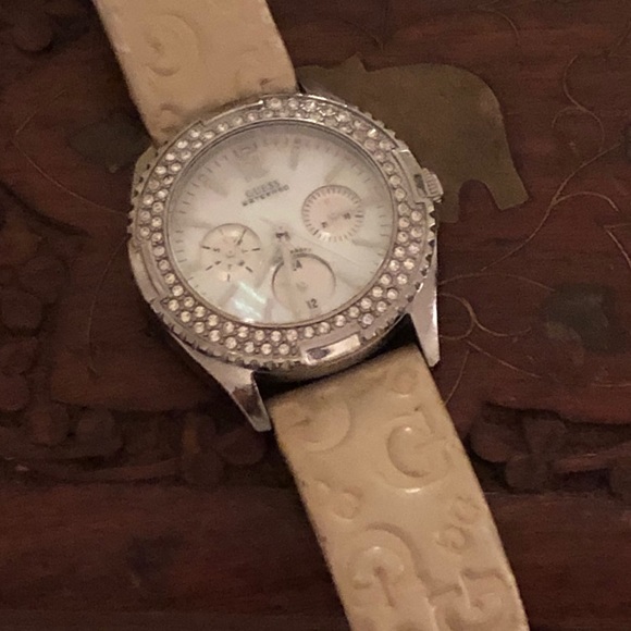Guess watch - Picture 3 of 3